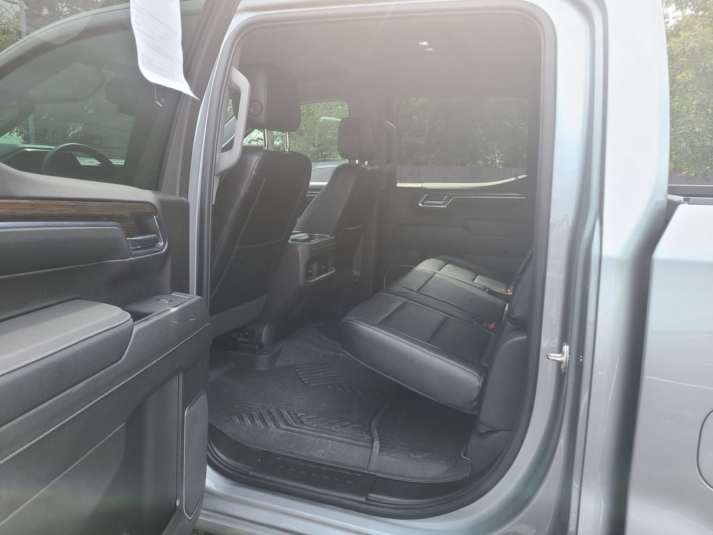 Used 2024 Chevrolet Silverado 1500 LT Trail Boss w/ Convenience Package II AWD/4WD image 18