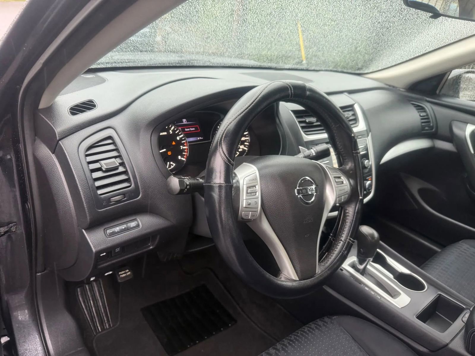 Used 2017 Nissan Altima 2.5 SV image 9