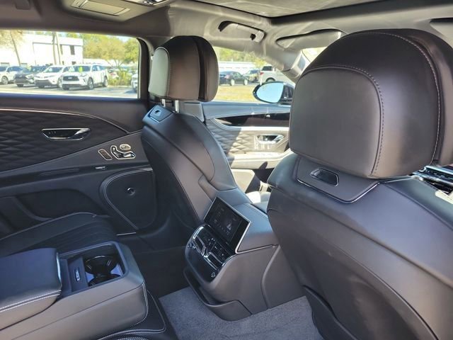 Used 2022 Bentley Flying Spur V8 image 27