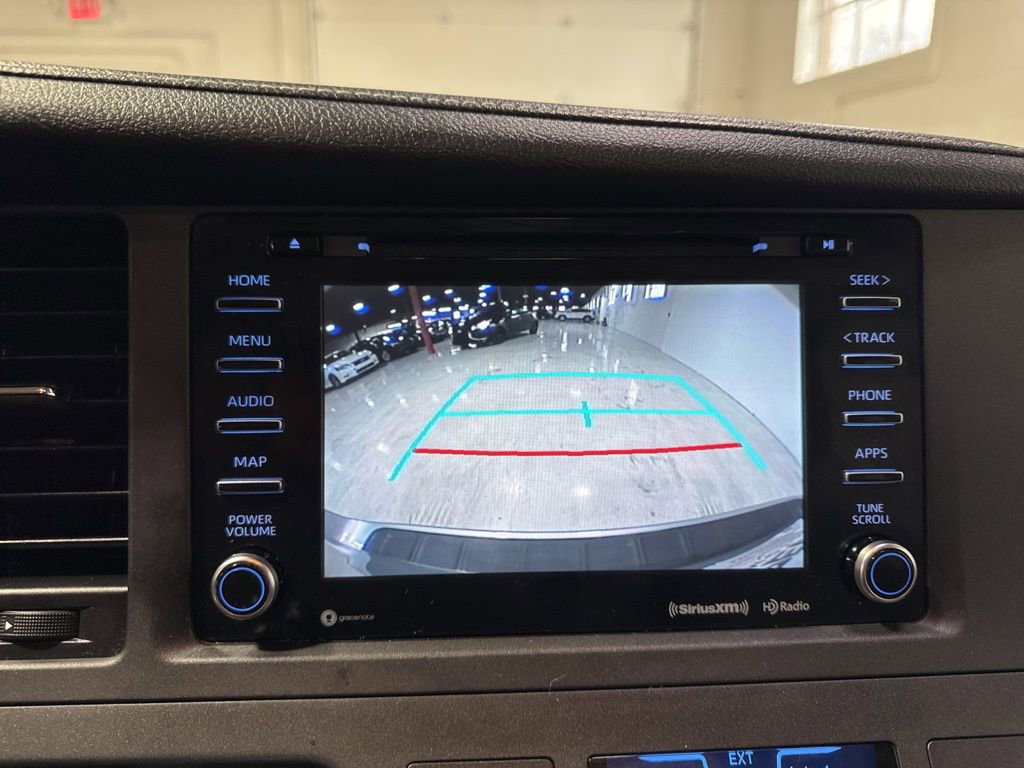 Used 2018 Toyota Sienna XLE Premium w/ Carpet Mat Package image 20