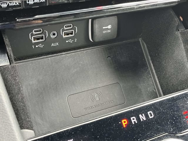 Used 2022 Jeep Grand Cherokee Overland w/ Luxury Tech Group IV AWD/4WD image 34