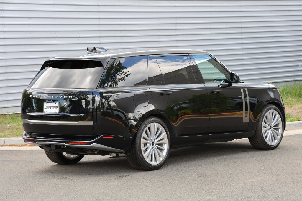 New 2026 Land Rover Range Rover Long Wheelbase SE AWD/4WD image 5