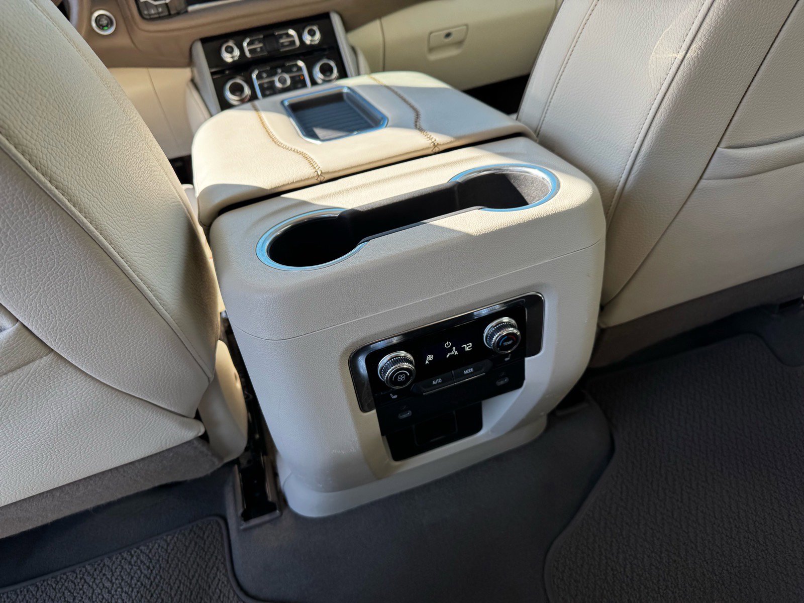 Used 2022 GMC Yukon XL Denali w/ Advanced Technology Package image 17