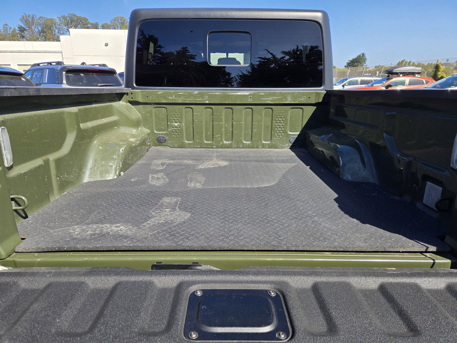 Used 2021 Jeep Gladiator Rubicon w/ Cold Weather Group AWD/4WD image 27