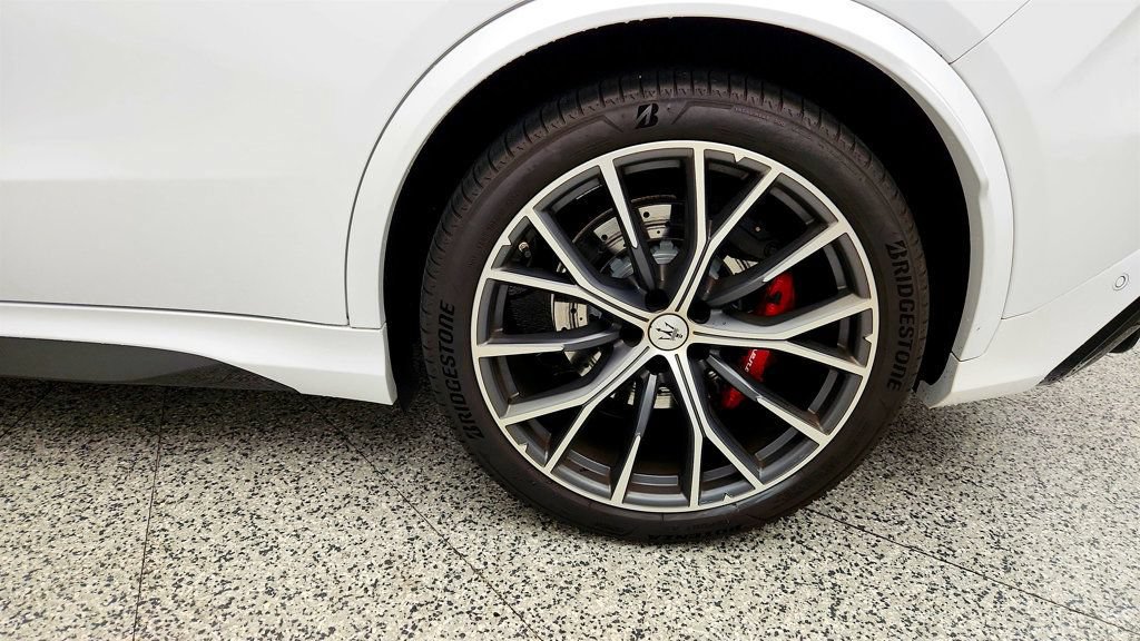 Used 2023 Maserati Grecale Trofeo AWD/4WD image 9