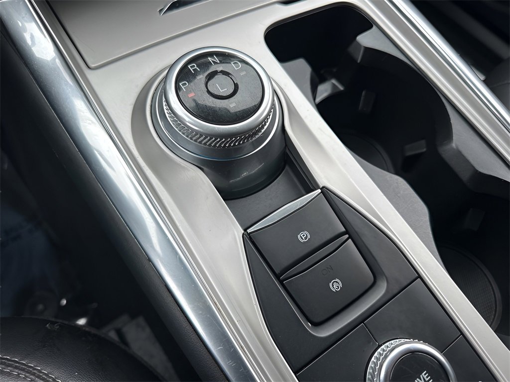 Used 2022 Ford Explorer XLT w/ Equipment Group 202A image 18