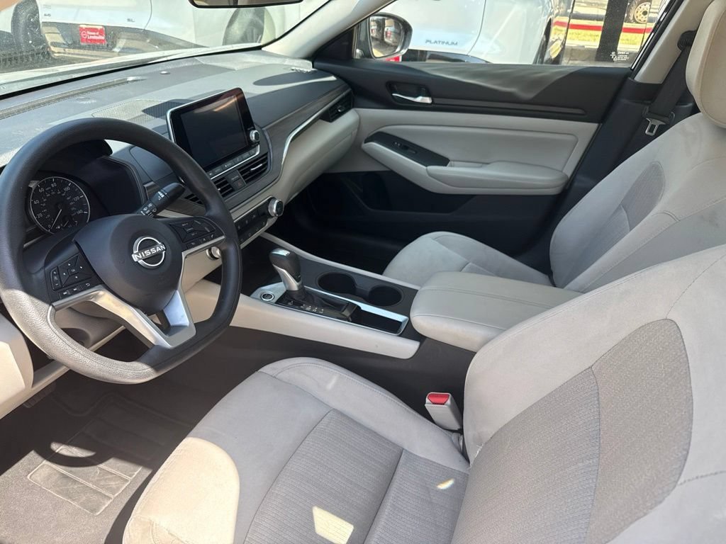 Certified 2025 Nissan Altima 2.5 SV FWD image 12
