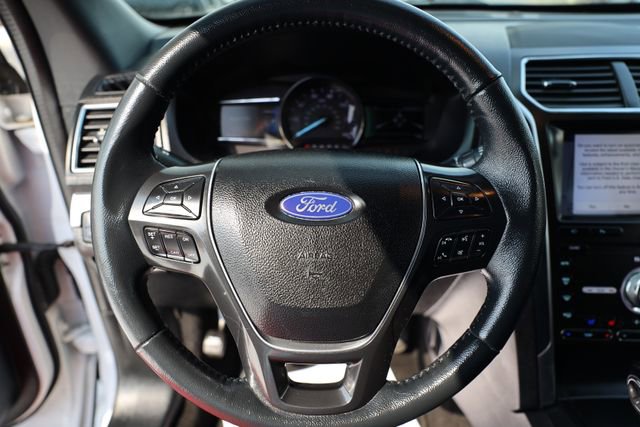 Used 2019 Ford Explorer Limited w/ Class III Trailer Tow Package image 20