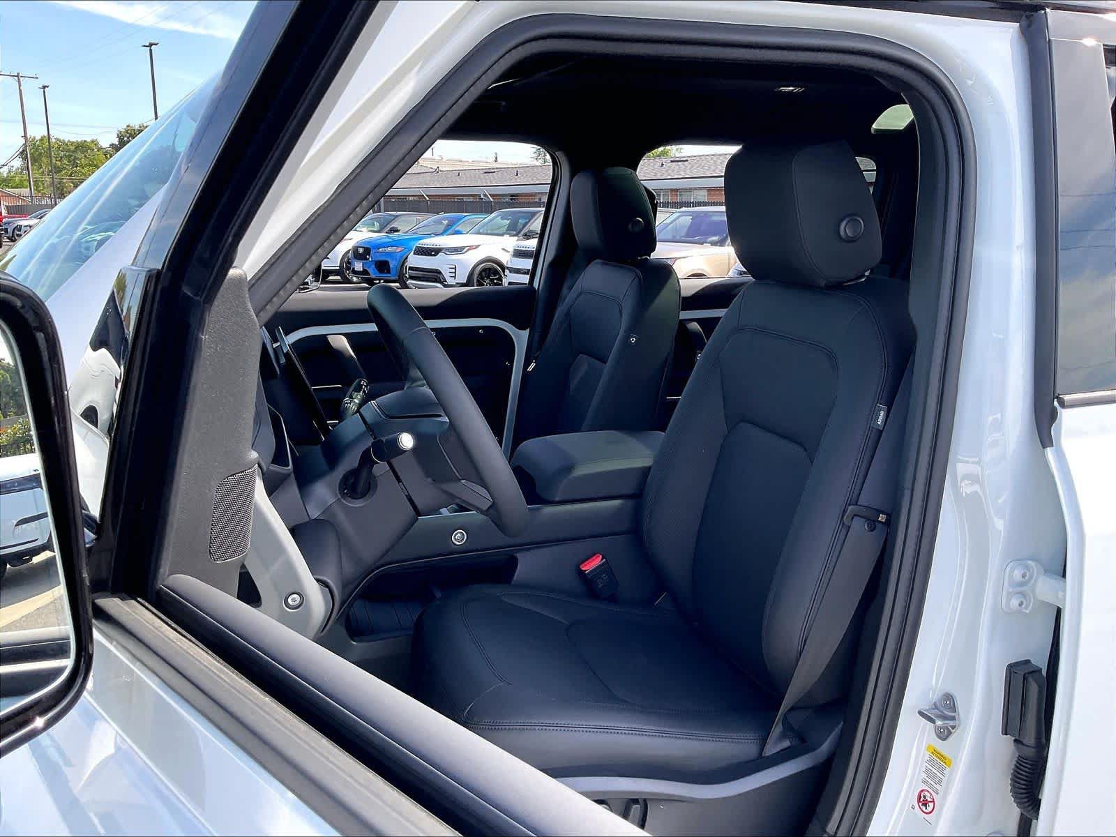 New 2026 Land Rover Defender 110 X-Dynamic SE AWD/4WD image 11