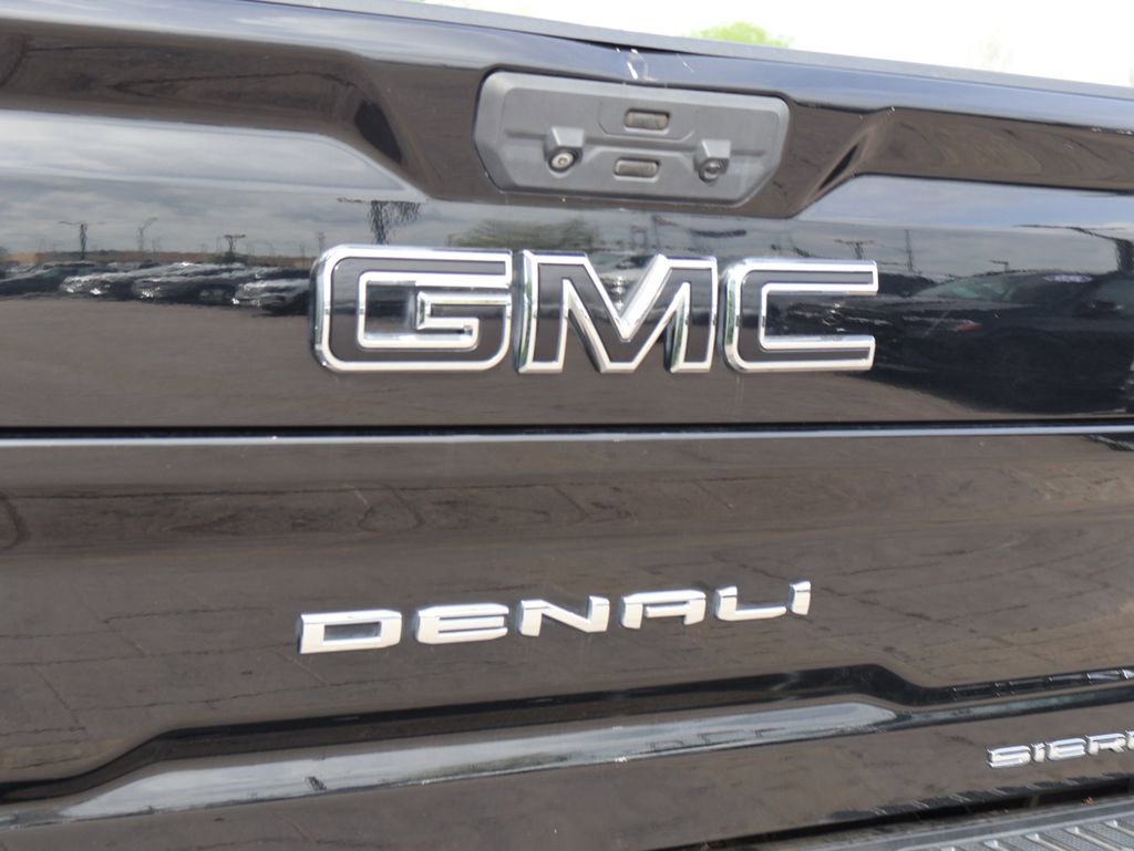 Used 2021 GMC Sierra 2500 Denali w/ Denali Black Diamond Edition AWD/4WD image 11