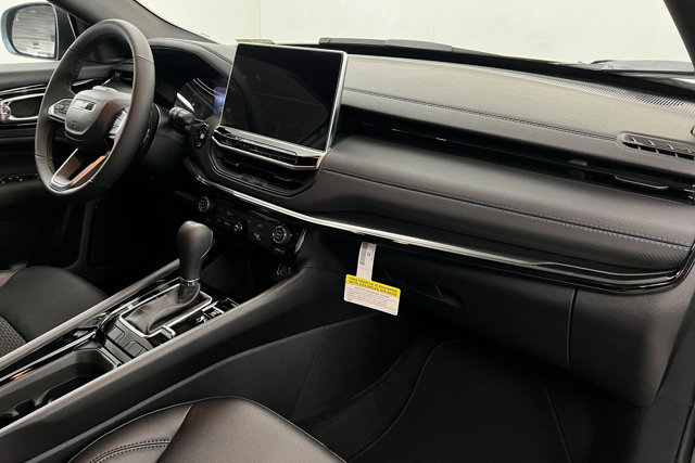 New 2026 Jeep Compass Latitude AWD/4WD image 24