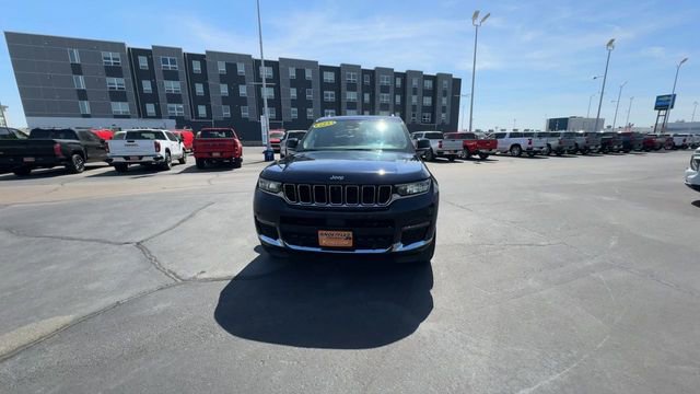 Used 2023 Jeep Grand Cherokee L Limited w/ Luxury Tech Group II AWD/4WD image 3