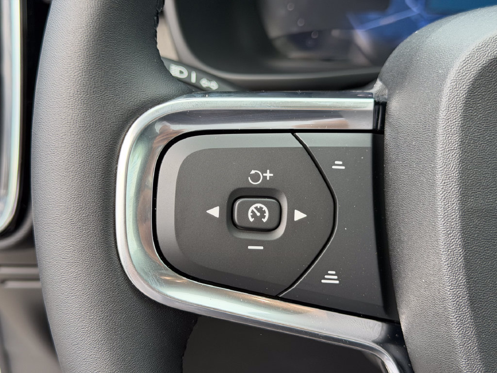 New 2026 Volvo XC40 B5 Plus w/ Protection Package Premier AWD/4WD image 19