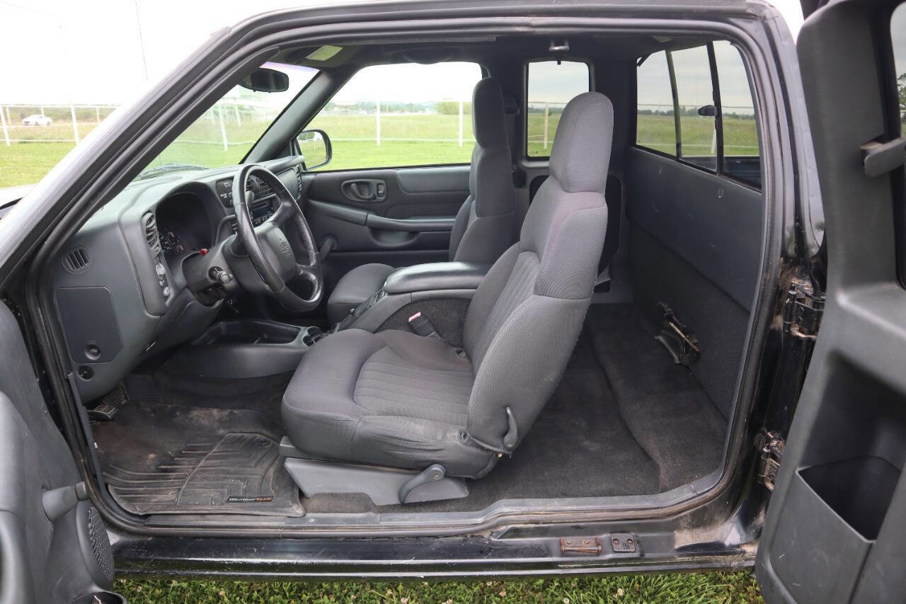 Used 2003 Chevrolet S10 Pickup LS w/ LS Preferred Equipment Group AWD/4WD image 20