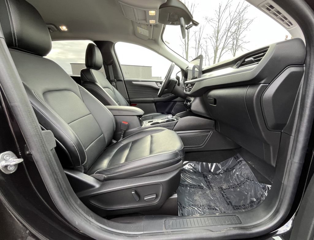 Used 2023 Ford Escape Platinum image 22