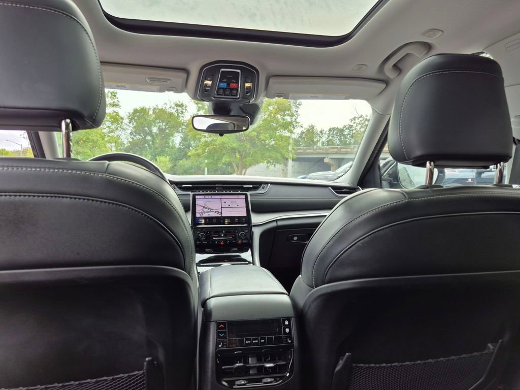 Used 2022 Jeep Grand Cherokee L Limited image 15