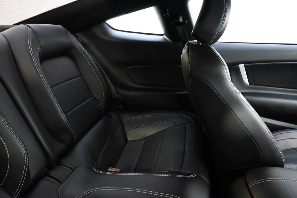 Used 2022 Ford Mustang Shelby GT500 w/ Technology Package RWD image 25