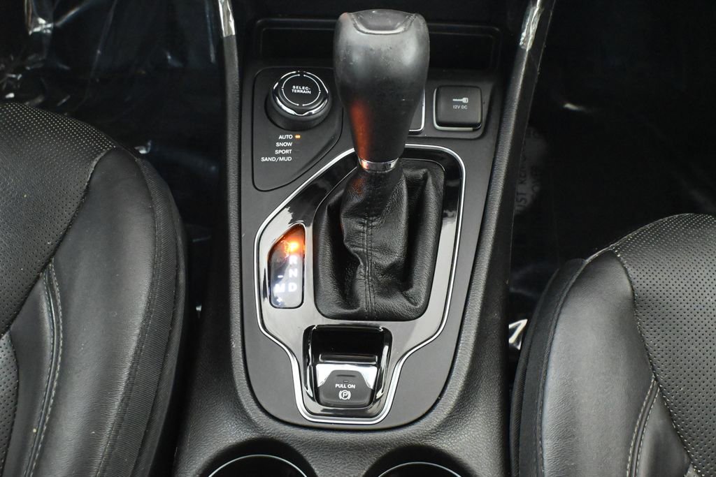 Used 2019 Jeep Cherokee Limited AWD/4WD image 23