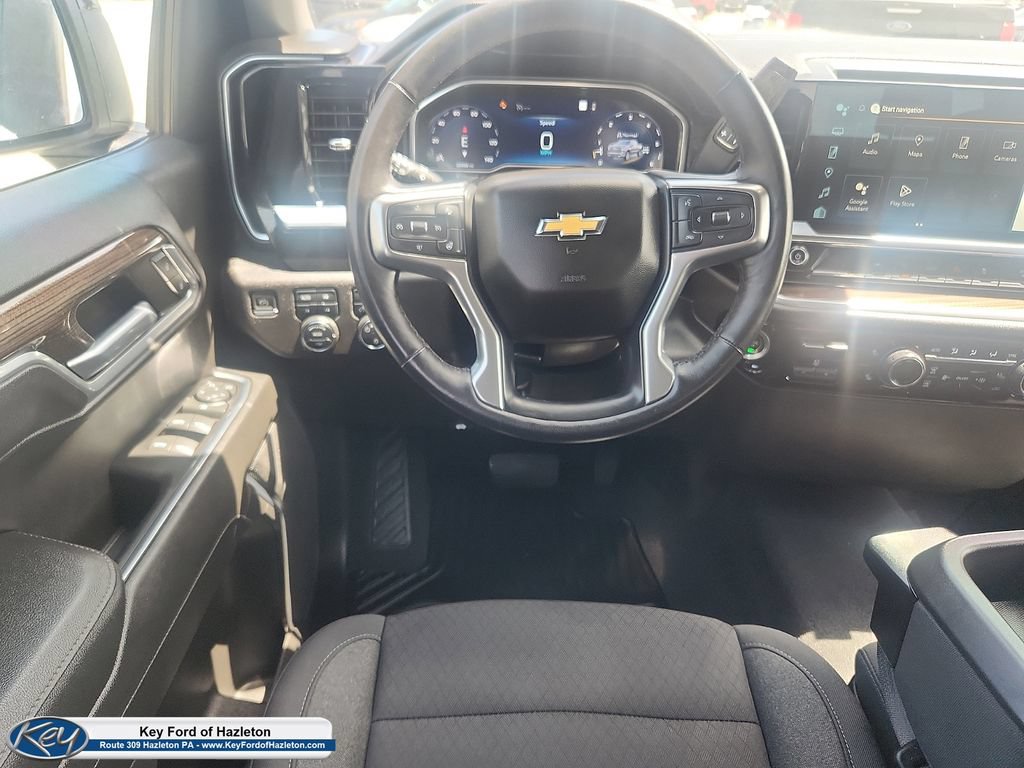 Used 2022 Chevrolet Silverado 1500 LT w/ Z71 Off-Road Package AWD/4WD image 10