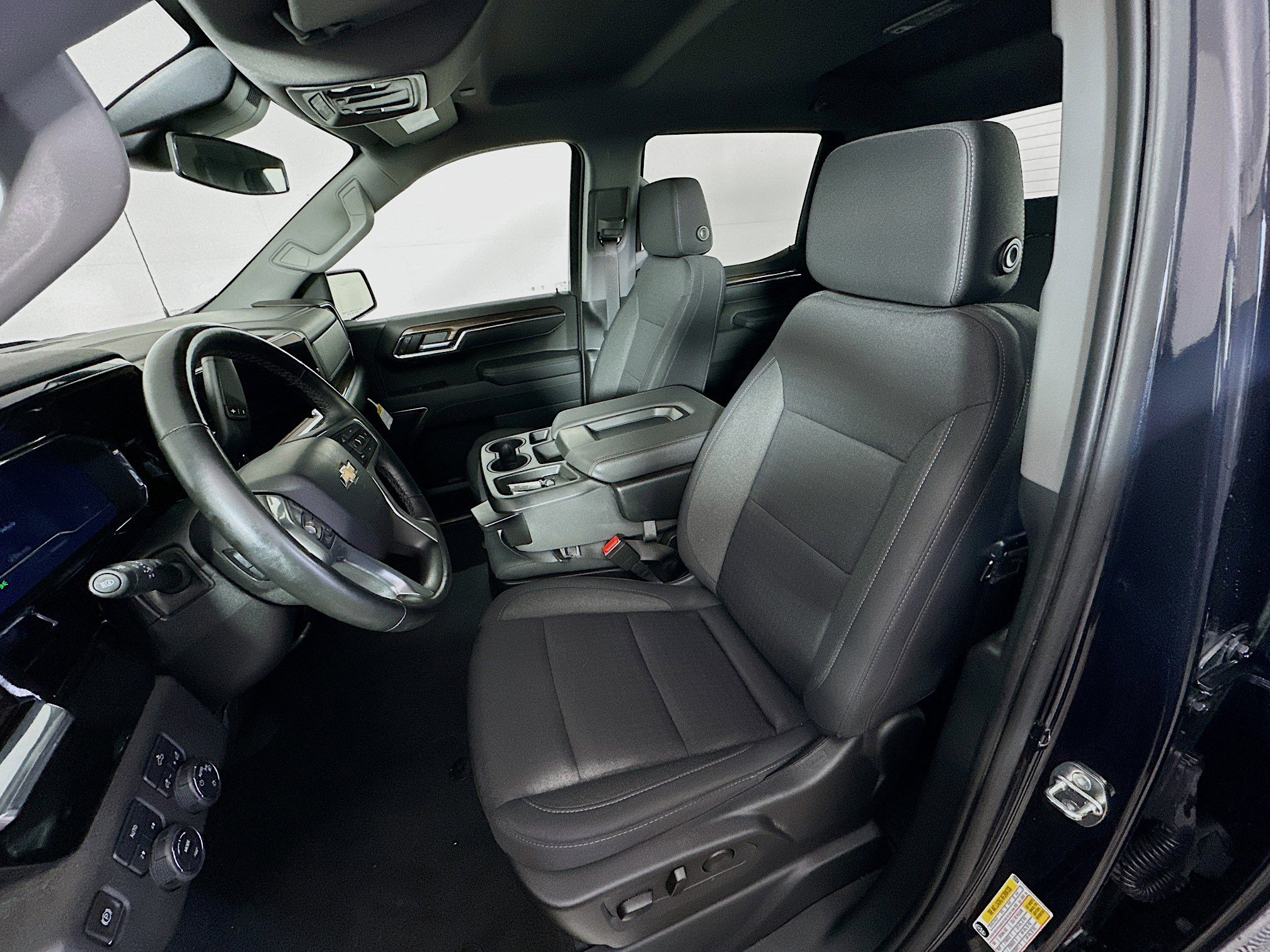 Used 2023 Chevrolet Silverado 1500 LT AWD/4WD image 13