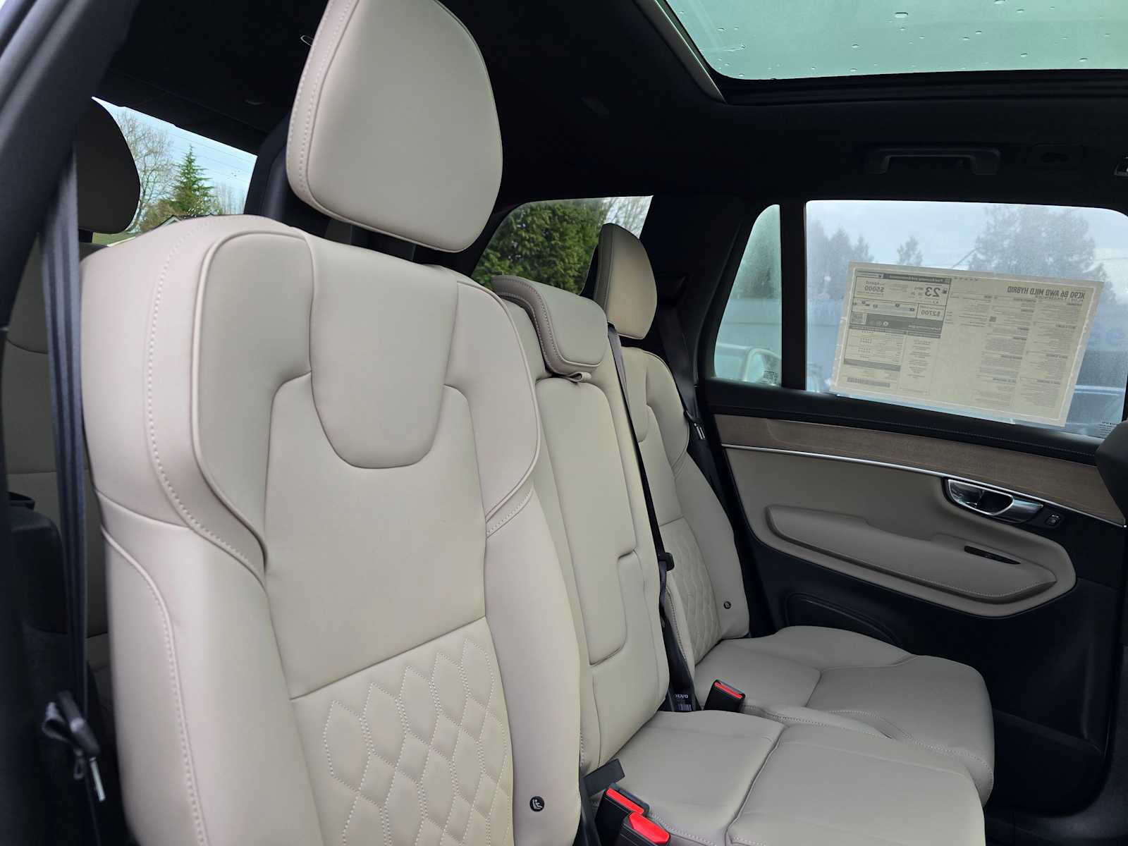 New 2026 Volvo XC90 B6 Plus w/ Protection Package Premier AWD/4WD image 14