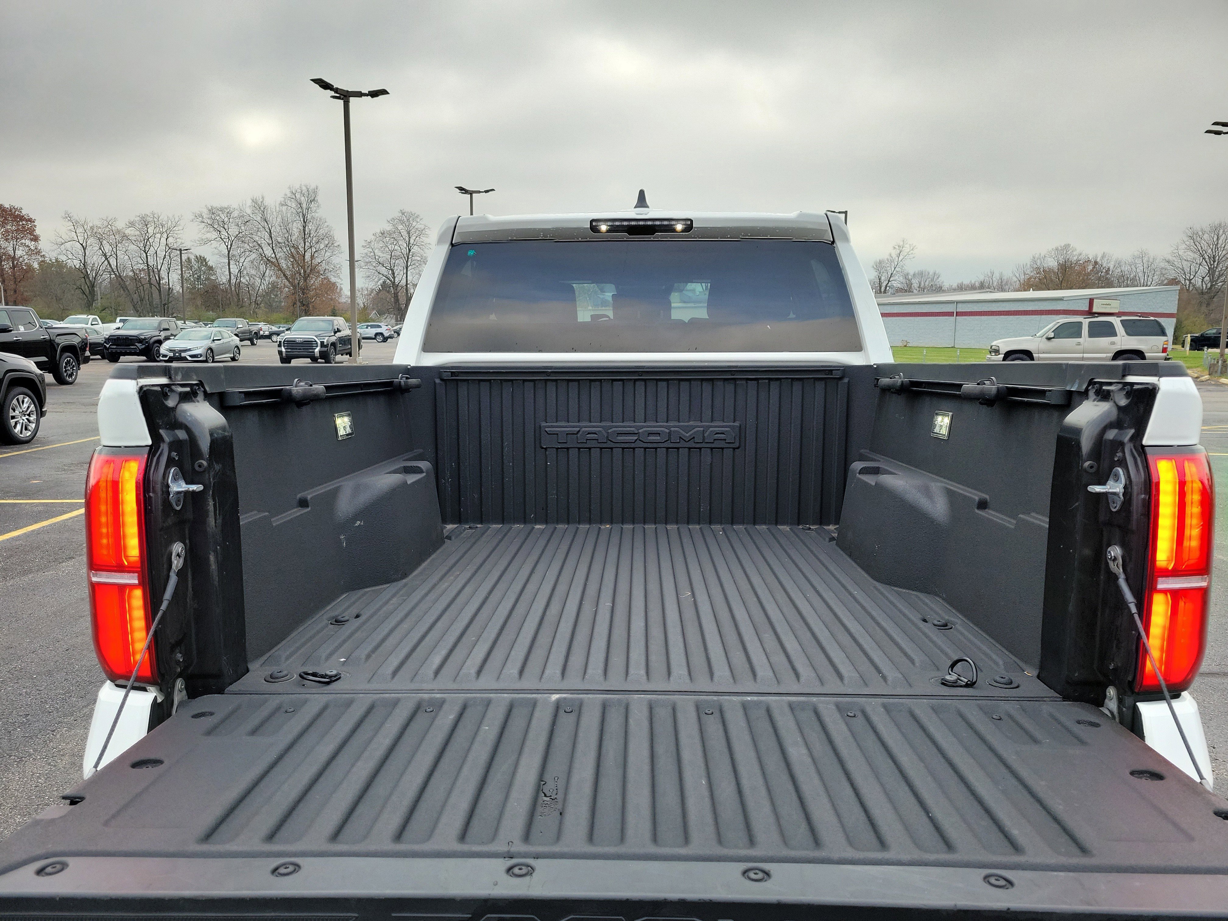 Used 2024 Toyota Tacoma TRD Off-Road image 8