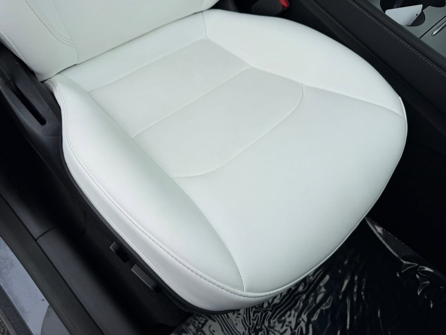 Used 2023 Tesla Model Y Long Range image 35