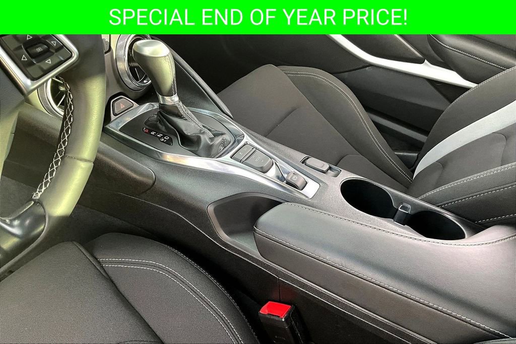 Used 2021 Chevrolet Camaro LT w/ RS Package image 16