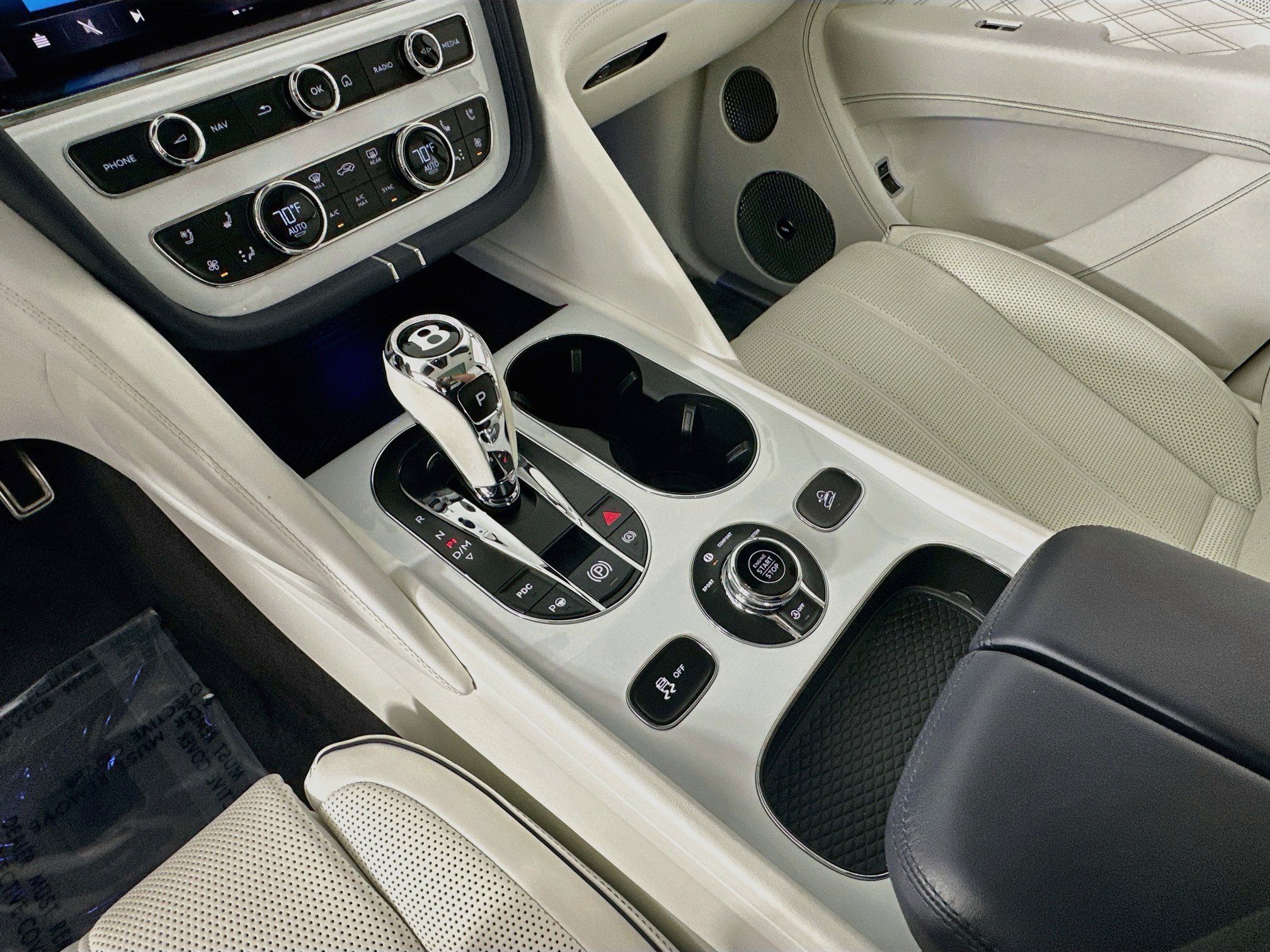 Certified 2023 Bentley Bentayga Extended Wheelbase AWD/4WD image 16