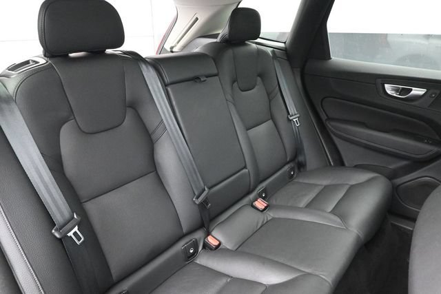 Used 2024 Volvo XC60 B5 Plus w/ Protection Package Premier AWD/4WD image 28