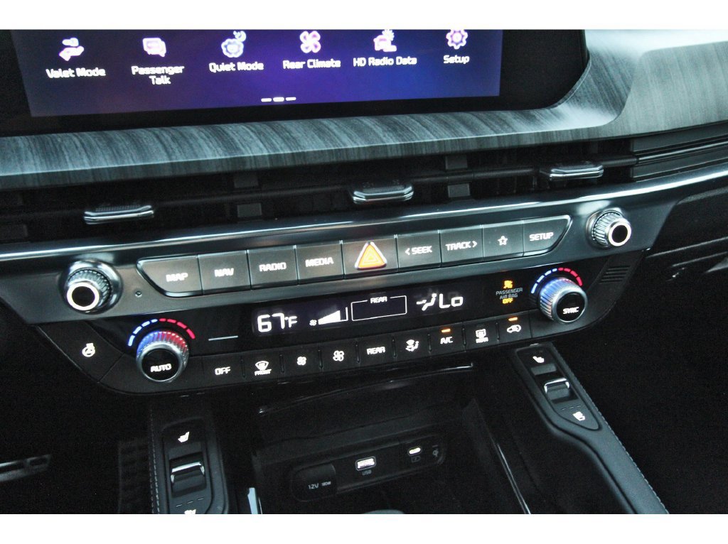 Used 2025 Kia Telluride SX w/ SX Captain's Chair Package AWD/4WD image 29