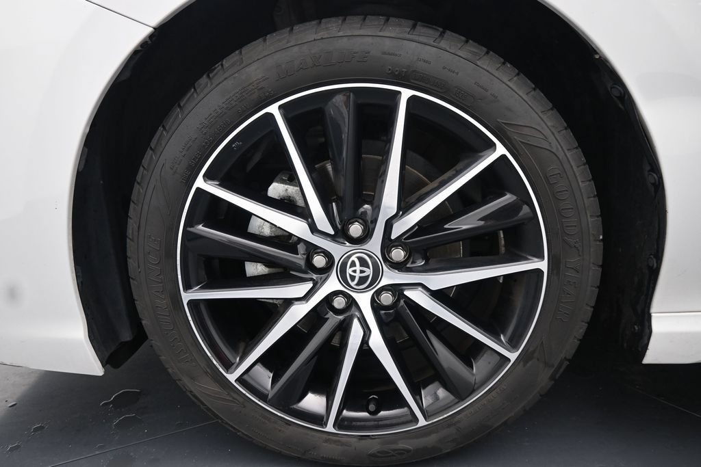 Used 2023 Toyota Camry SE FWD image 14