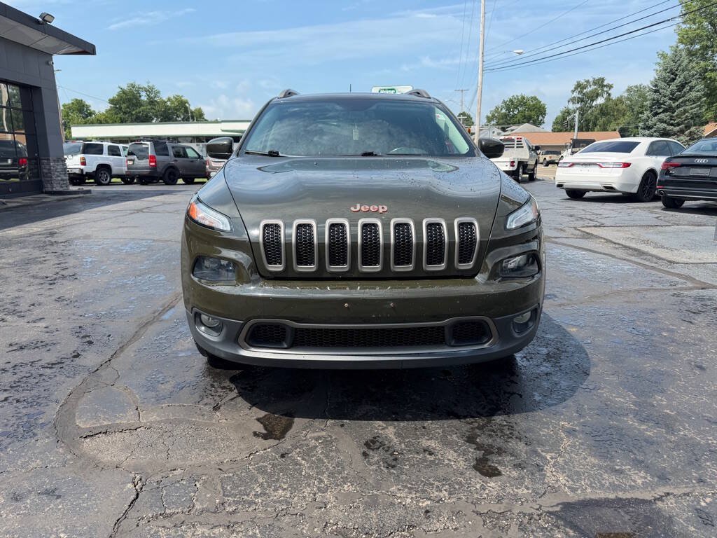 Used 2017 Jeep Cherokee 75th Anniversary AWD/4WD image 8