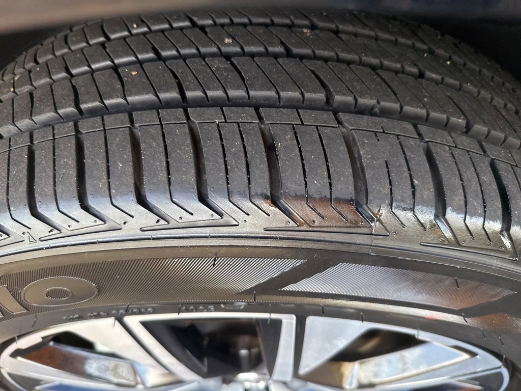 Used 2023 Volvo XC60 B5 Plus image 10