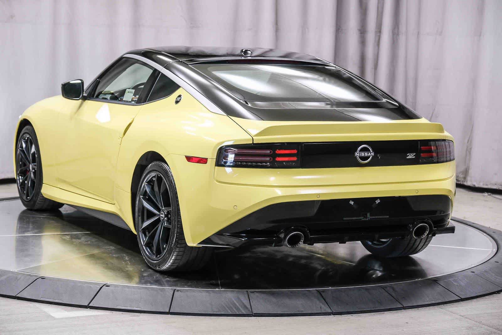 Used 2024 Nissan Z Performance w/ Floor Mat Package RWD video 2