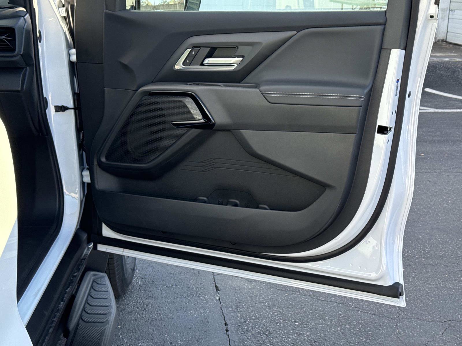 New 2026 Chevrolet Silverado EV LT image 10