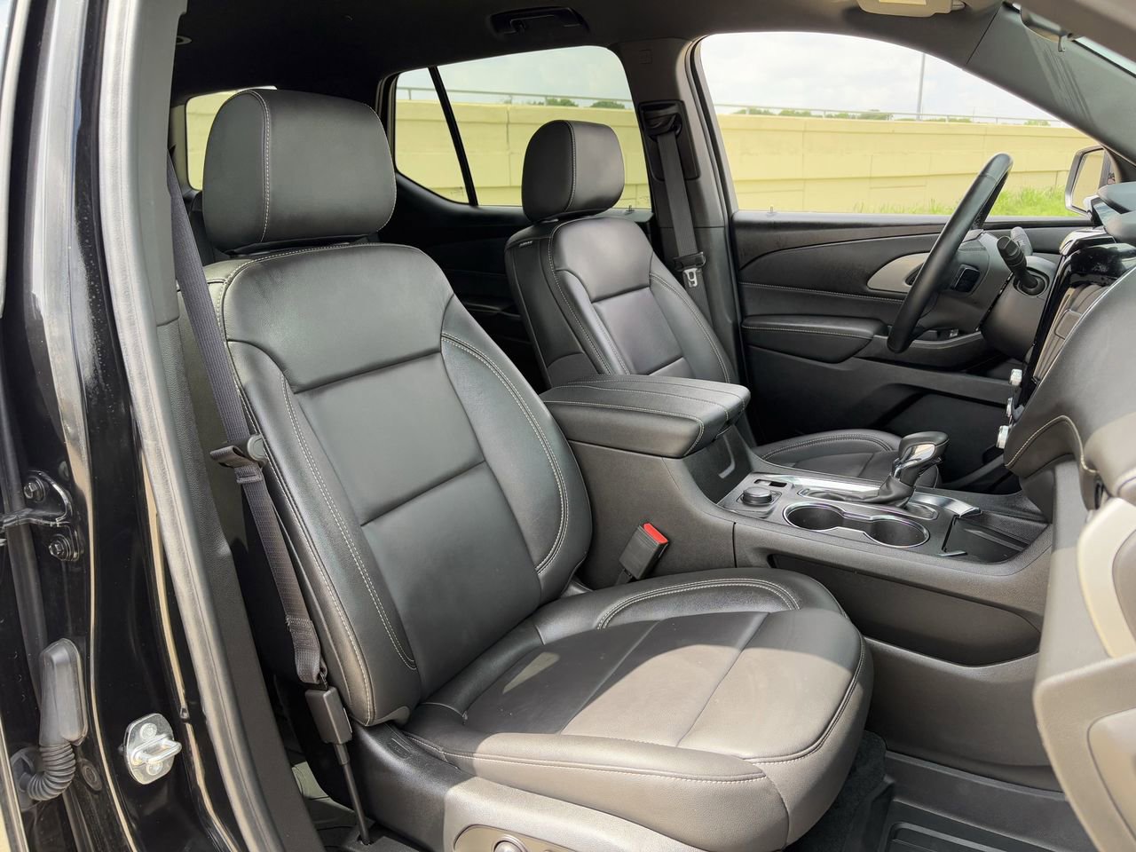 Used 2023 Chevrolet Traverse LT w/ LPO, Floor Liner Package AWD/4WD image 30