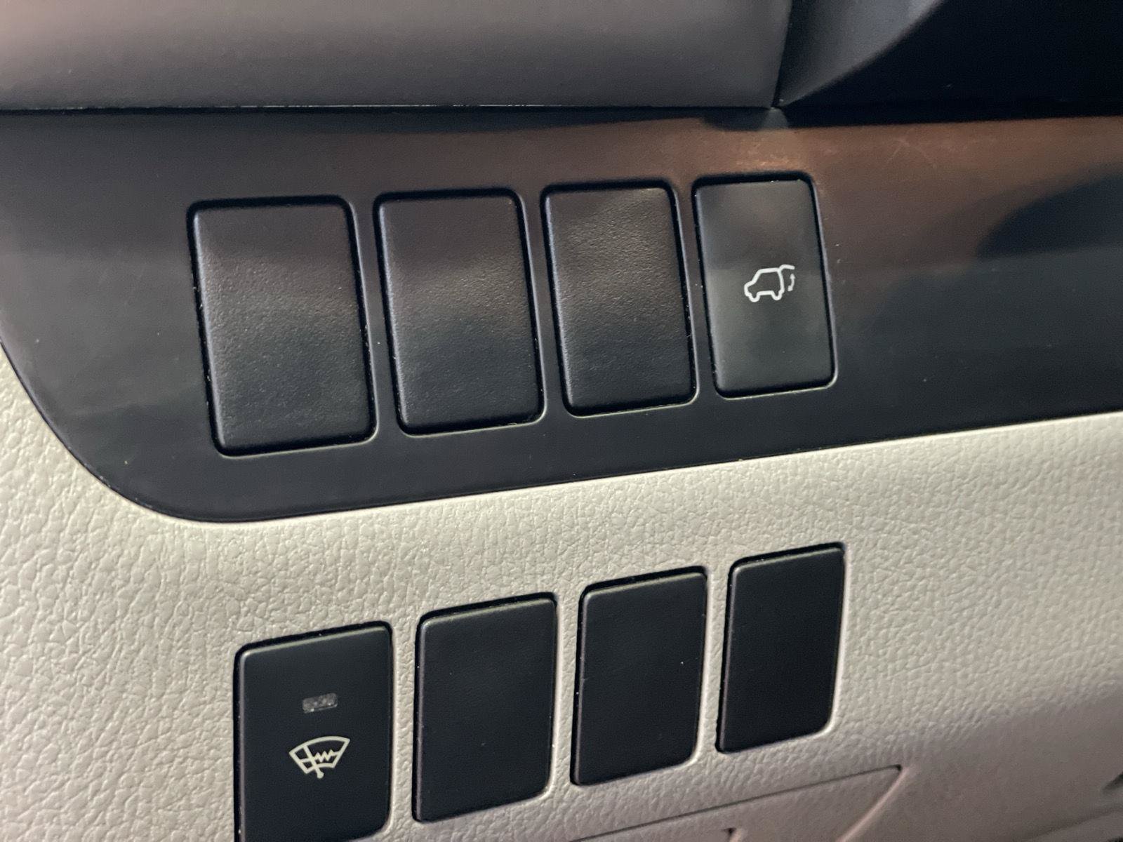 Used 2016 Toyota Highlander XLE AWD/4WD image 30