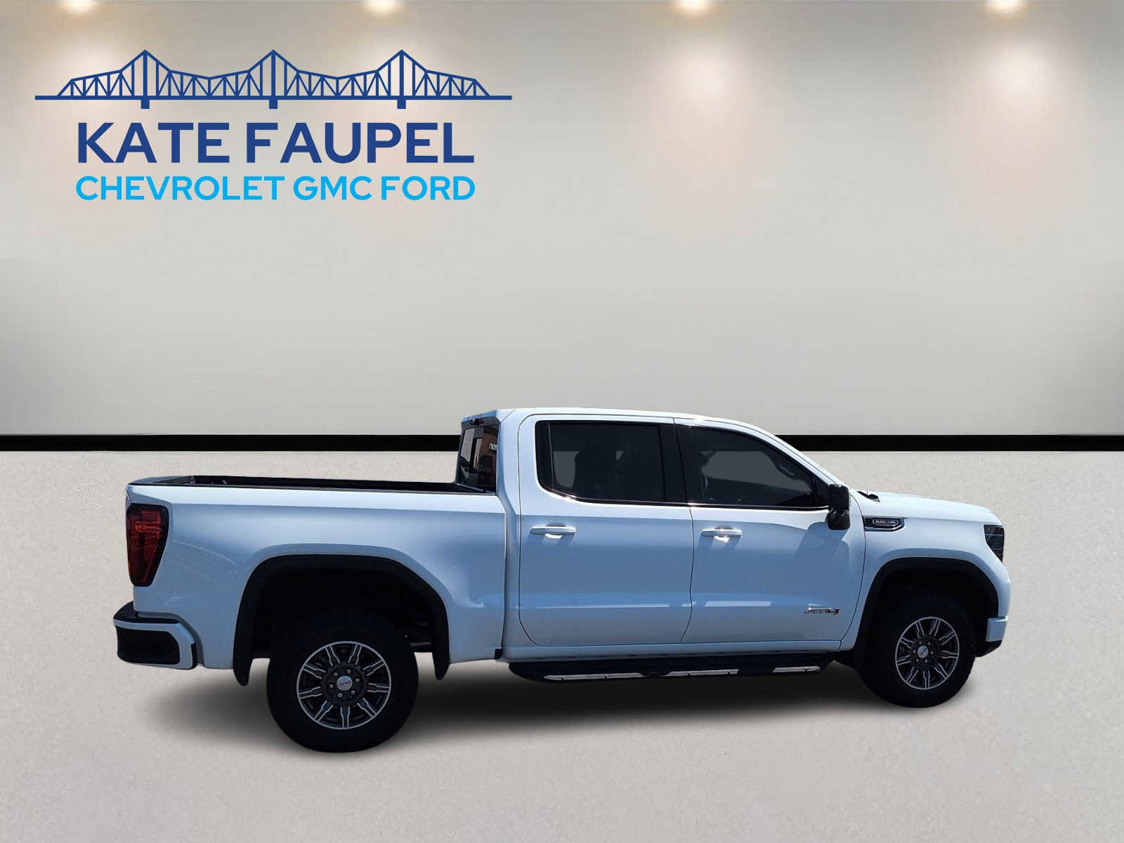 Used 2025 GMC Sierra 1500 AT4 w/ AT4 Premium Package AWD/4WD image 8
