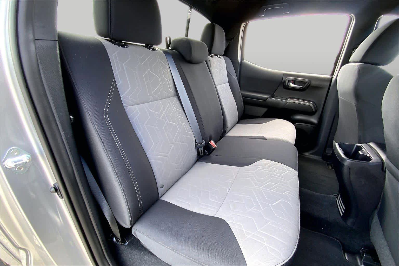 Used 2021 Toyota Tacoma TRD Sport w/ Technology Package RWD image 19