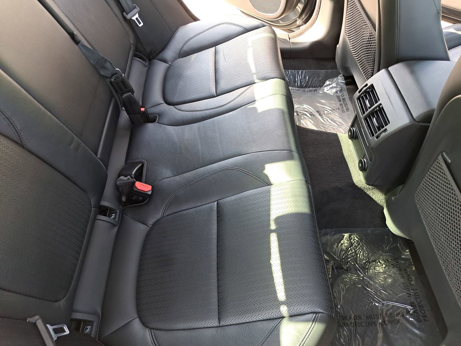 Used 2019 Jaguar XF Prestige image 11