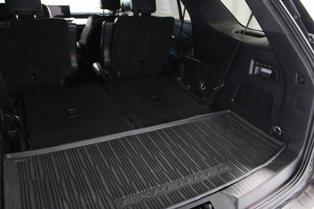 Certified 2025 Ford Explorer ST image 19