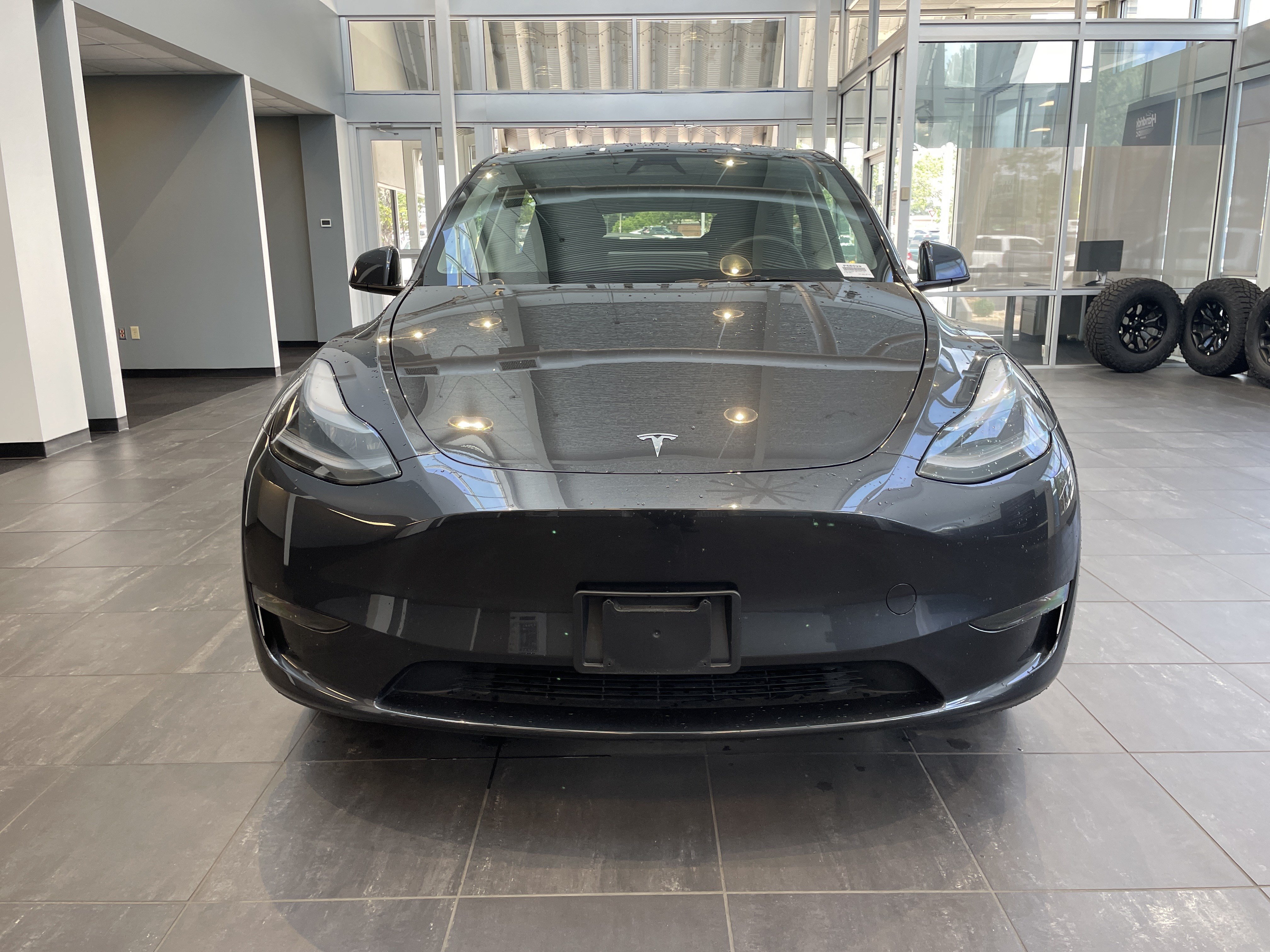Used 2025 Tesla Model Y Long Range AWD/4WD image 3