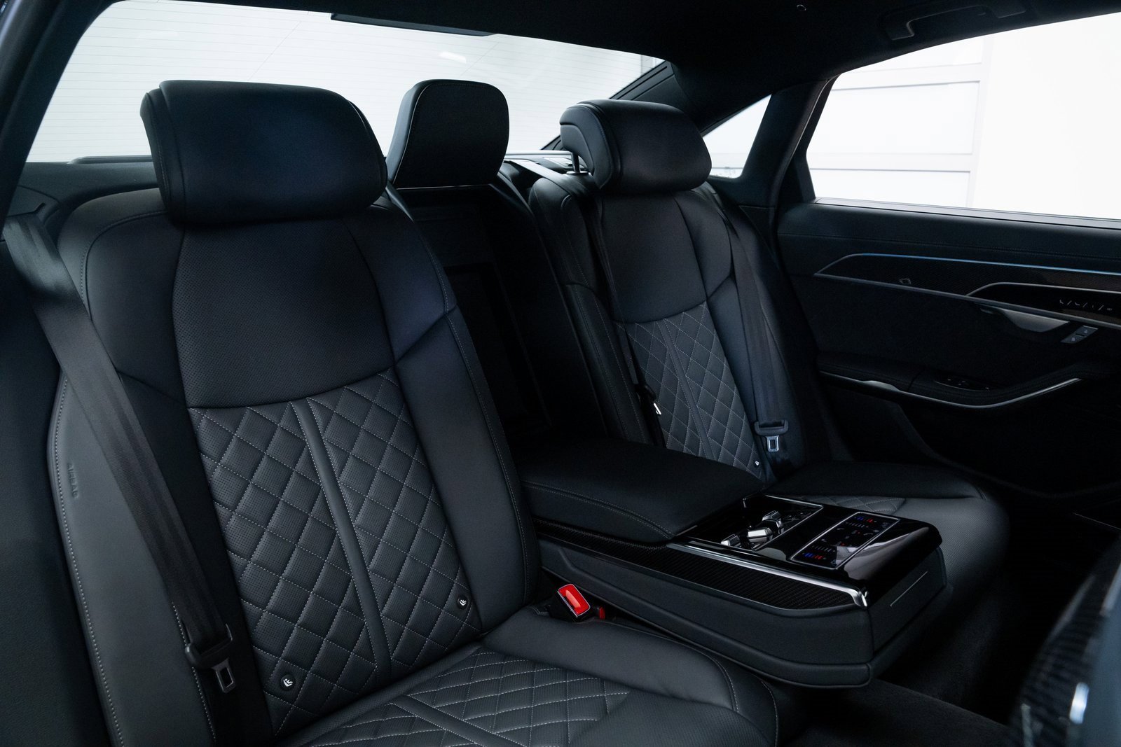 Used 2025 Audi S8 image 25