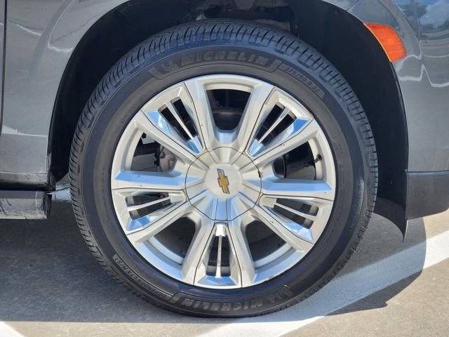 Used 2021 Chevrolet Suburban High Country w/ Premium Package image 10