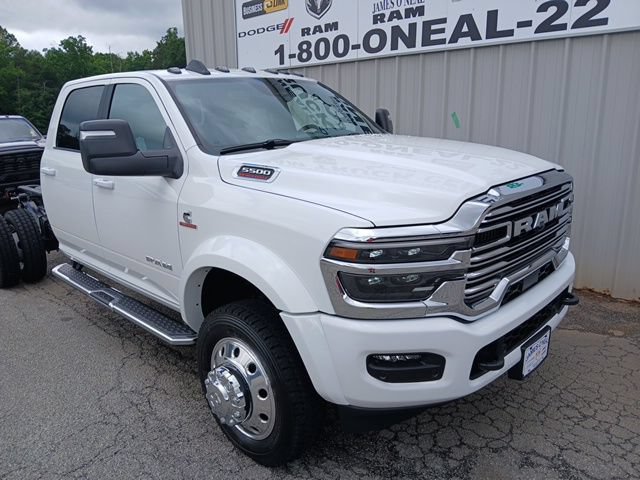 New 2026 RAM 5500 4x4 Crew Cab w/ Laramie Trim Package image 1