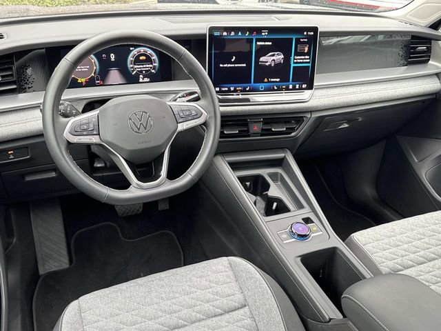 Used 2025 Volkswagen Tiguan S image 6