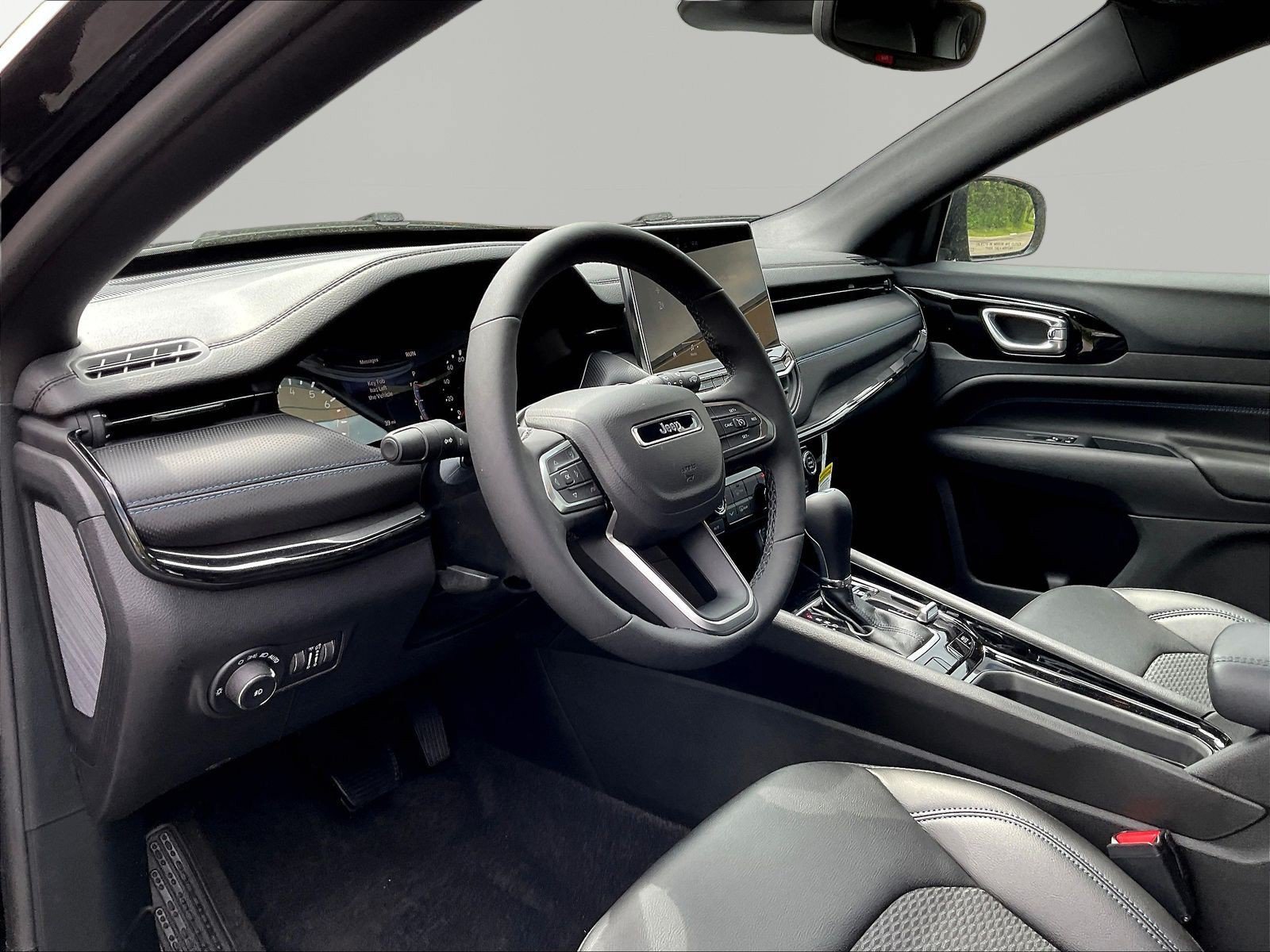 New 2026 Jeep Compass Latitude AWD/4WD image 15