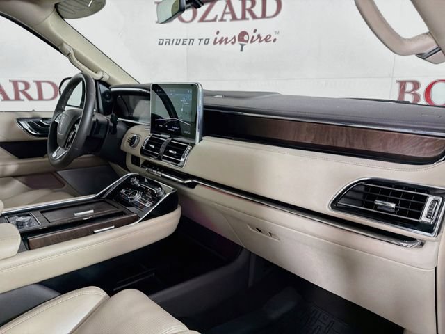 Certified 2020 Lincoln Navigator Reserve w/ Luxury Package AWD/4WD image 35