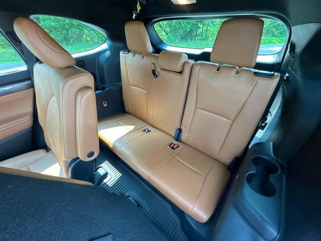 Certified 2025 Toyota Highlander Platinum AWD/4WD image 38